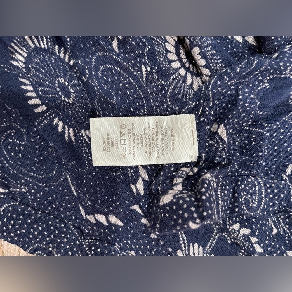 LOFT Navy and White Floral Fabric - Picture 6 of 6